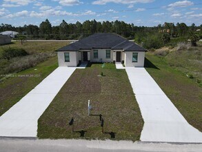 925-927 SHELNAULT St in Lehigh Acres, FL - Building Photo - Building Photo