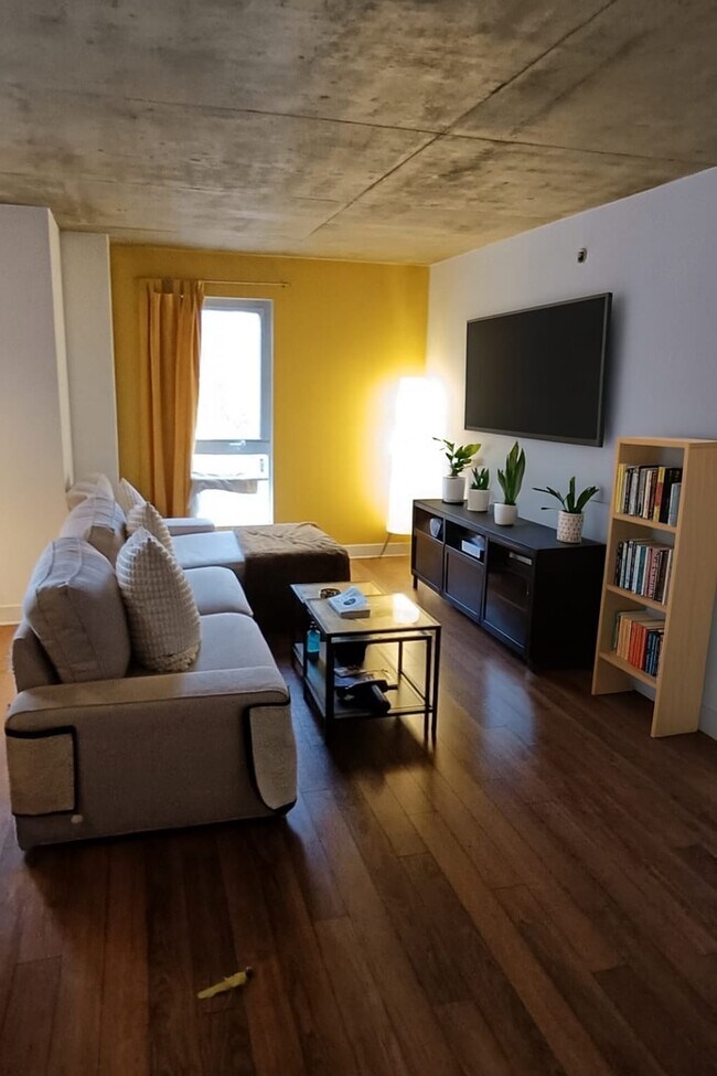 125 Ontario E in Montréal, QC - Building Photo - Building Photo