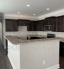 868 Silver Leaf Dr in Winston-Salem, NC - Building Photo - Building Photo