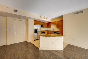 510 NW 84th Ave in Plantation, FL - Building Photo