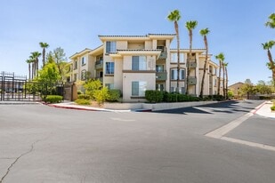 7151 S Durango Dr in Las Vegas, NV - Building Photo