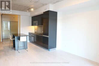 30 Minowan Miikan Ln in Toronto, ON - Building Photo - Building Photo