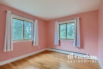 4721 33rd Ave N in Minneapolis, MN - Building Photo - Building Photo