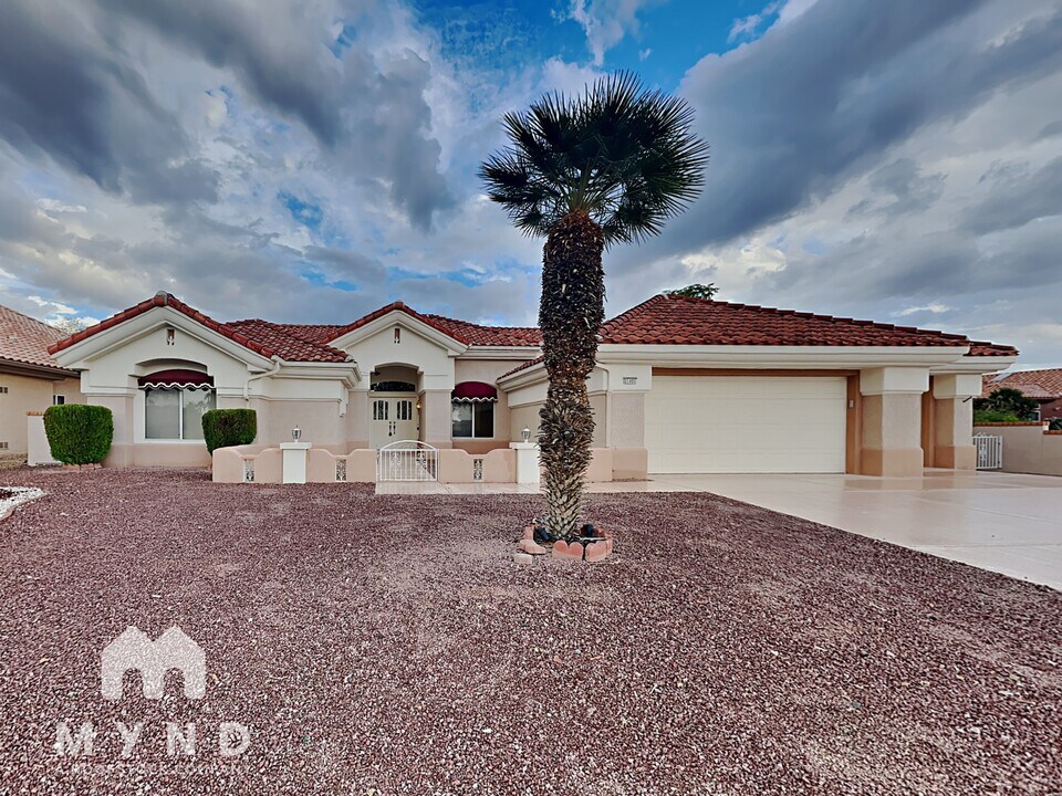 21405 N 159th Dr in Sun City West, AZ - Building Photo