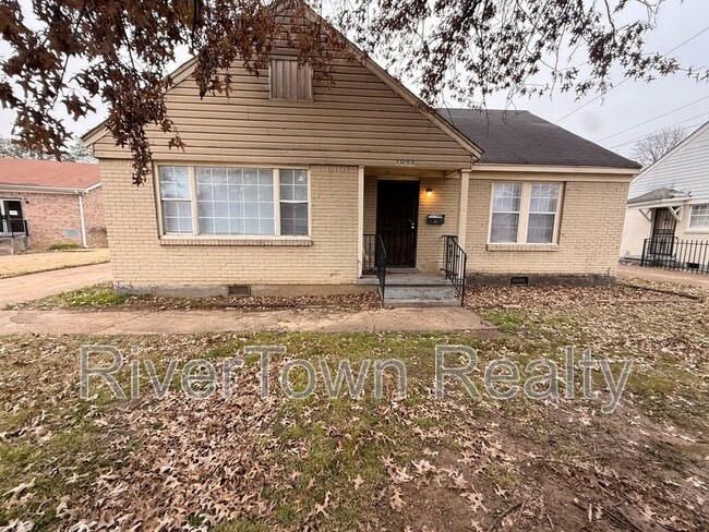 property at 1093 N Watkins St