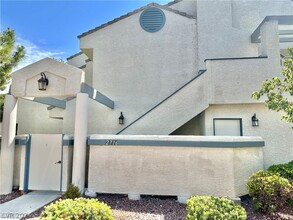 2716 Lodestone Dr-Unit -0 in Las Vegas, NV - Foto de edificio - Building Photo