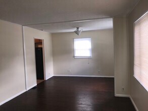 2633 W 21st St in Indianapolis, IN - Foto de edificio - Building Photo