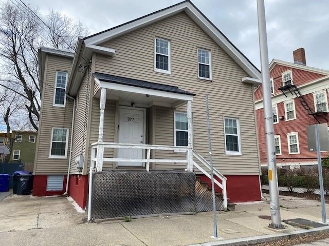 377 Pine St in Providence, RI - Foto de edificio