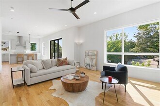 6345 Richmond Ave in Dallas, TX - Building Photo - Building Photo