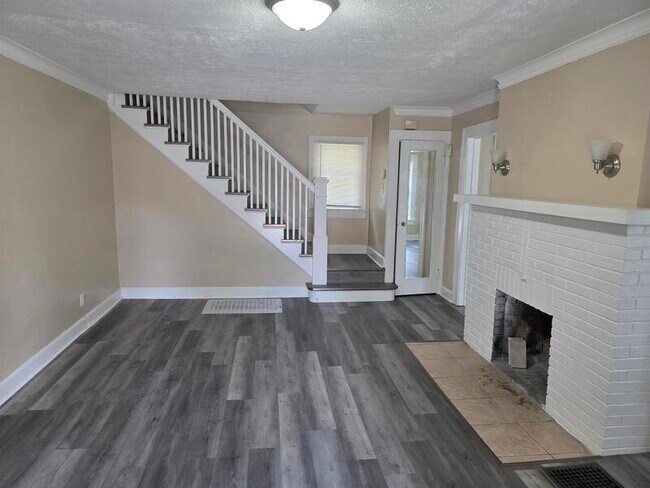 3711 N Gladstone Ave in Indianapolis, IN - Foto de edificio - Building Photo