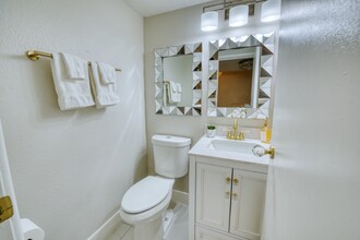 2659 E Vegas Valley Dr in Las Vegas, NV - Building Photo - Building Photo