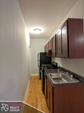 953 W Cornelia Ave, Unit 3D in Chicago, IL - Foto de edificio - Building Photo