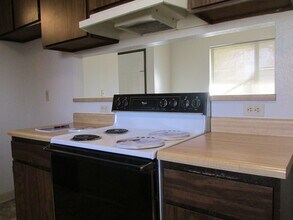 709-945-945 Lake Ave in Susanville, CA - Building Photo - Building Photo