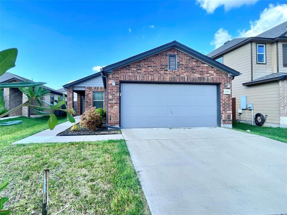 13709 Benjamin Harrison St in Manor, TX - Building Photo