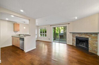 15152 NE 82nd St in Redmond, WA - Building Photo - Building Photo
