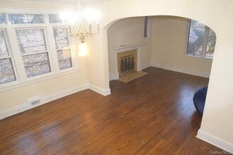 201 Old Mountain Rd N in Nyack, NY - Building Photo - Building Photo