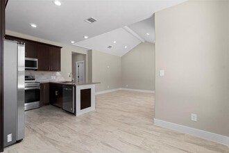 126 Long Dr in Onalaska, TX - Building Photo - Building Photo