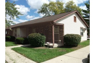 Meadow View Apartments in Lapel, IN - Foto de edificio - Building Photo