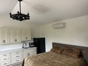 261 Cruzero St, Unit The House that Love Built in Ojai, CA - Building Photo - Building Photo