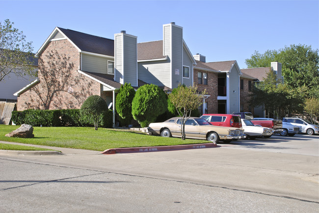 Pioneer Valley in Irving, TX - Foto de edificio - Building Photo