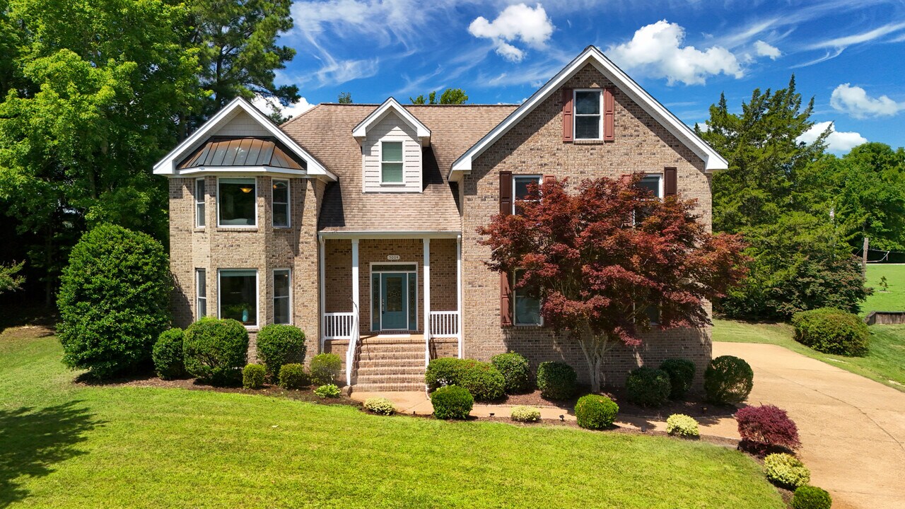 5004 Riverfront Dr in Suffolk, VA - Building Photo