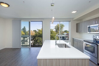 Colewood Apartments in Denver, CO - Foto de edificio - Building Photo