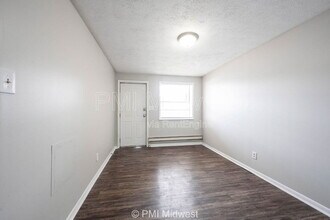 7046 E US Hwy 36, Unit 5 in Avon, IN - Building Photo - Building Photo