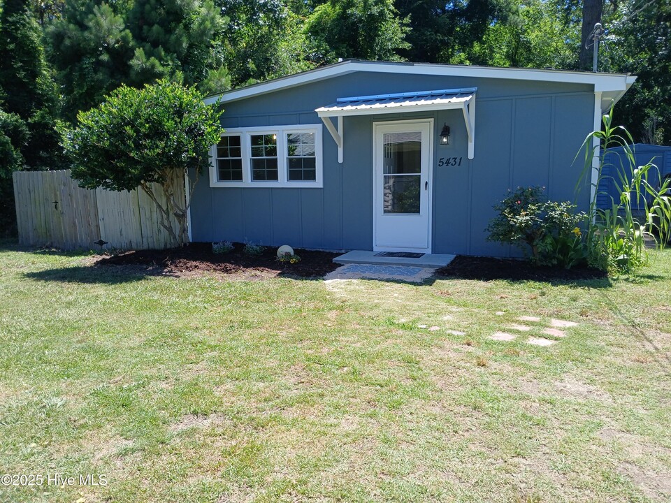 5501 Myrtle Grove Rd in Wilmington, NC - Building Photo