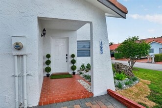 4530 SW 143rd Pl in Miami, FL - Building Photo - Building Photo
