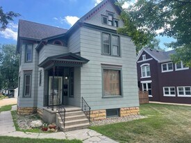 429 Belgrade Ave, Unit 429.5 #2 in North Mankato, MN - Building Photo