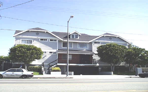 12249 Oxnard St in North Hollywood, CA - Building Photo - Building Photo