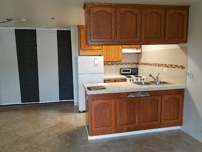 17210 Newhope St, Unit 17210 Newhope #1302 in Fountain Valley, CA - Foto de edificio - Building Photo