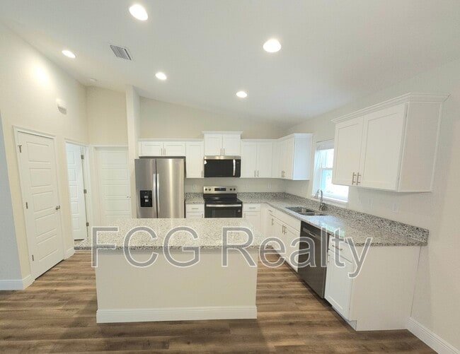 93 W Eridani Ct in Citrus Springs, FL - Building Photo - Building Photo