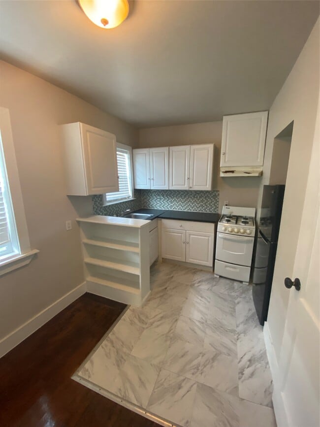 property at 1624 Holman St