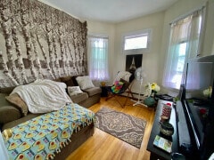 1498 Centre St in Boston, MA - Building Photo - Building Photo