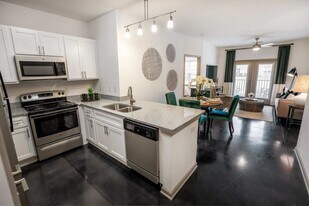 Country Park at Tall Oaks in Greensboro, NC - Building Photo