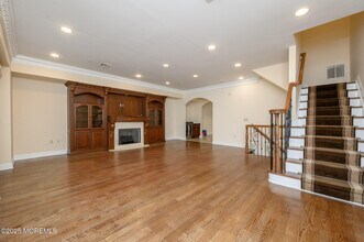 25 White Oak Ln in Matawan, NJ - Building Photo - Building Photo