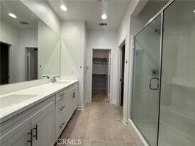 28618 Jardineras Dr in Santa Clarita, CA - Building Photo