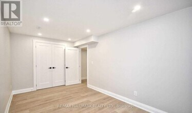 97 Luba Ave in Richmond Hill, ON - Building Photo - Building Photo