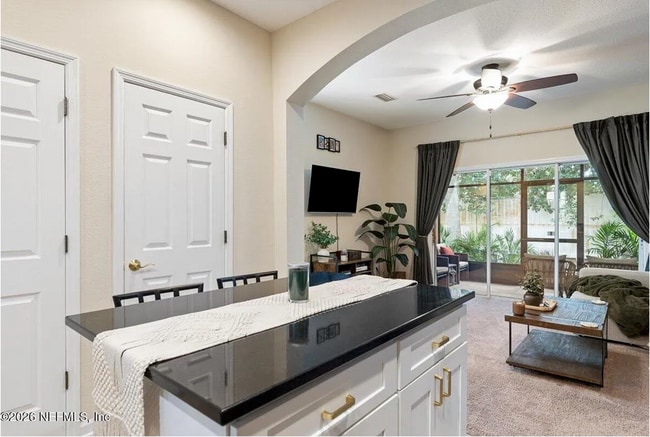 6214 High Tide Blvd in Jacksonville, FL - Foto de edificio - Building Photo