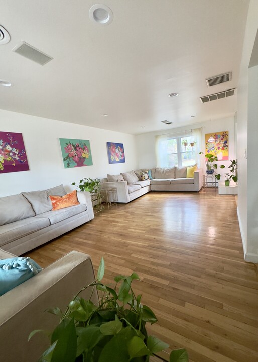 21 Hazel Ave in Edison, NJ - Building Photo