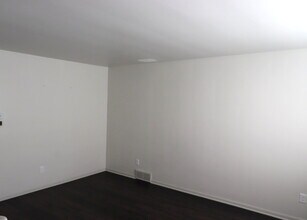 800 N Hawthorne Dr in Appleton, WI - Building Photo - Building Photo