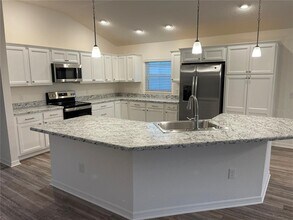 2740 Alder Ave in Okahumpka, FL - Building Photo - Building Photo