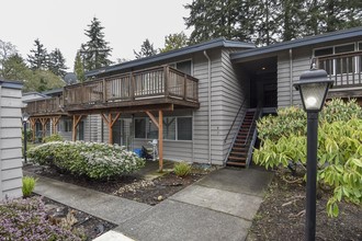 Washington Terrace in Lakewood, WA - Building Photo - Building Photo