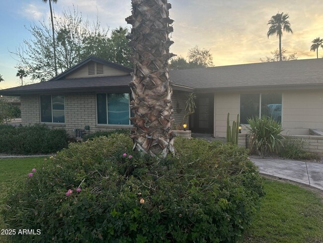 property at 1808 E Fremont Dr