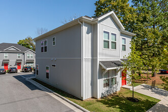 Frisco Cottages in Fayetteville, AR - Building Photo - Building Photo