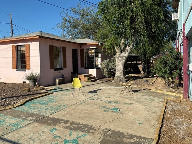 property at 1820 Aldama St
