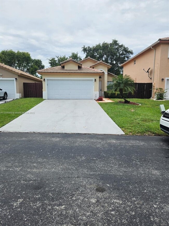 21440 SW 88th Ave in Cutler Bay, FL - Building Photo - Building Photo