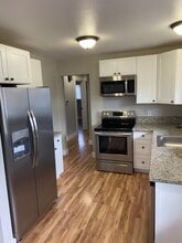 4404 SE 34th Ave in Portland, OR - Foto de edificio - Building Photo