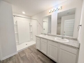 5801 Guinevere Ln in Milton, FL - Building Photo - Building Photo